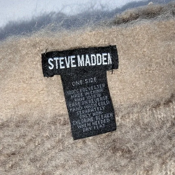 Steve Madden Plaid Scarf Shawl Fringe Tan Yellow Grey Cozy Winter Warm Soft - Picture 3 of 5